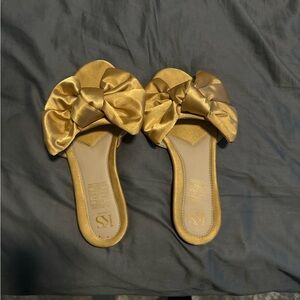gold colored bow sandals size 40!